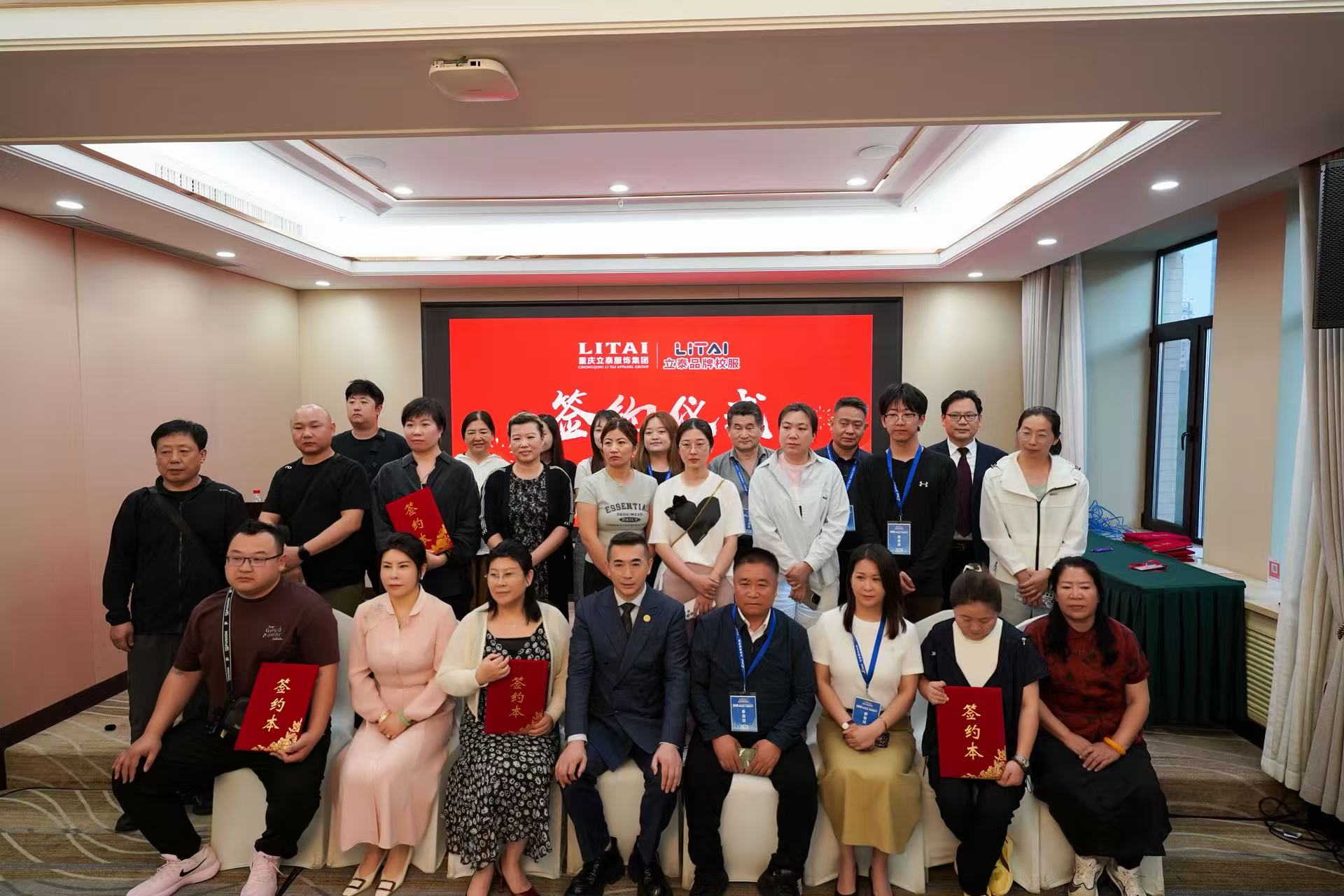 全域赋能校园标准化建设！重庆立泰服饰集团全面落地江西八城“一市一款”校服供应-8710-立泰校服定制