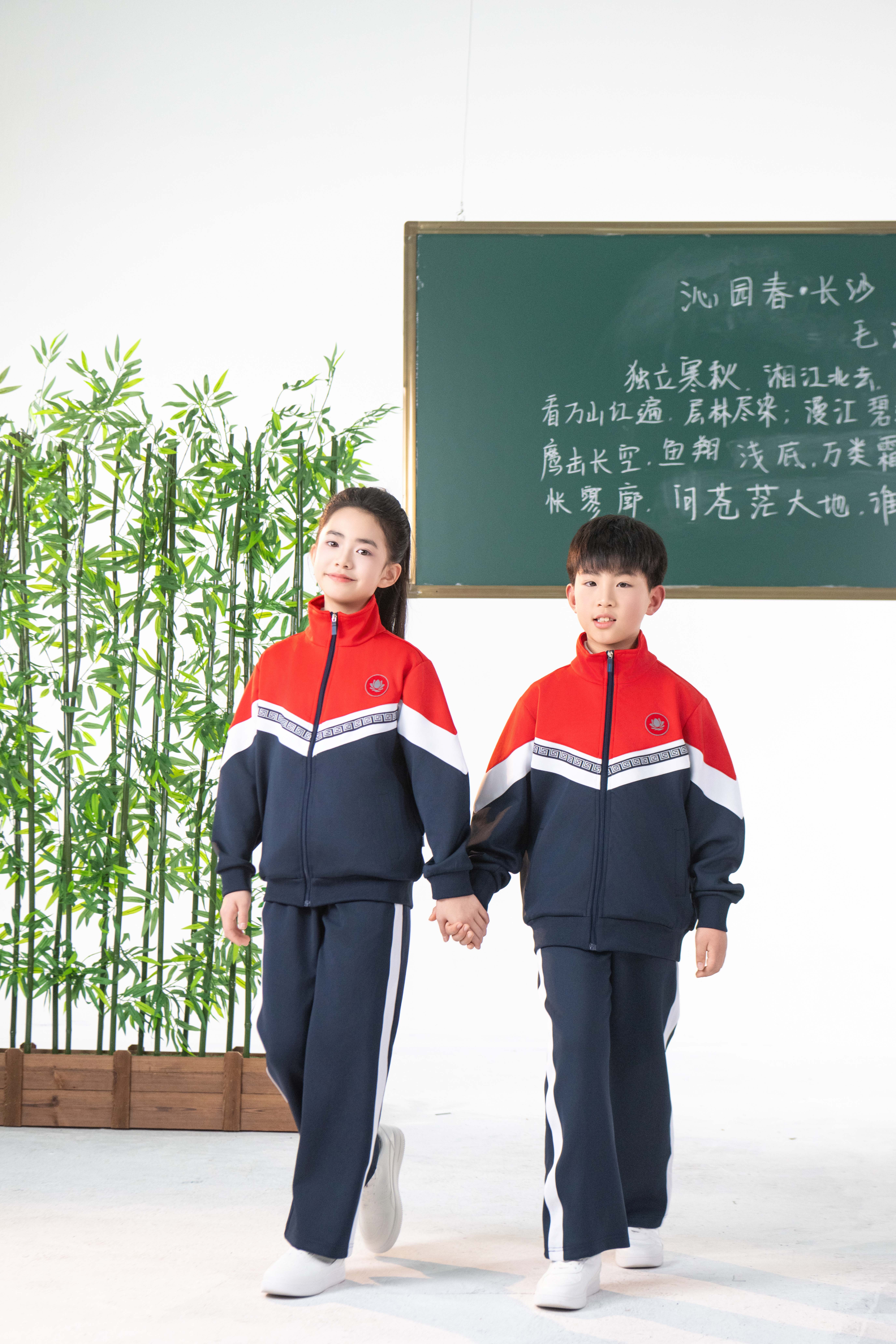 # 夯实供应链底座 重庆立泰服饰筑牢校园服饰供给保障-3175-立泰校服定制